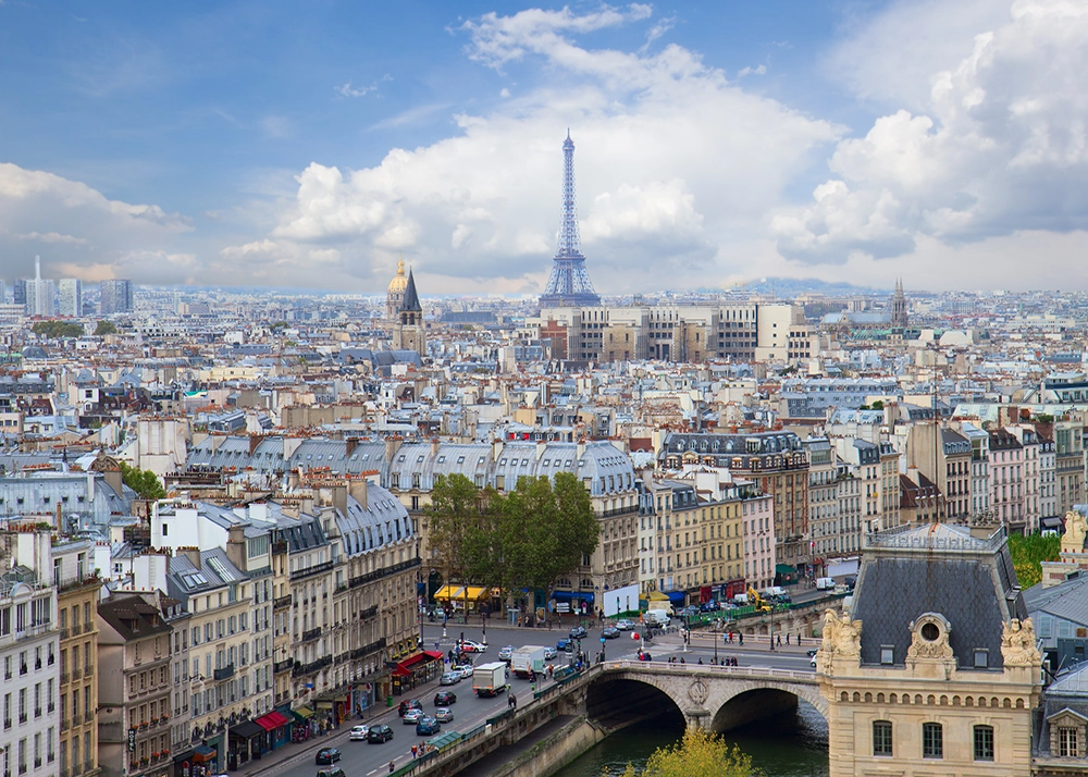 Paris panorama Tour Eiffel agence identité visuelle française